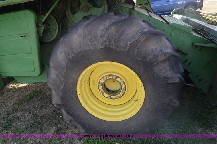 image for item K8545 John Deere 6600 combine