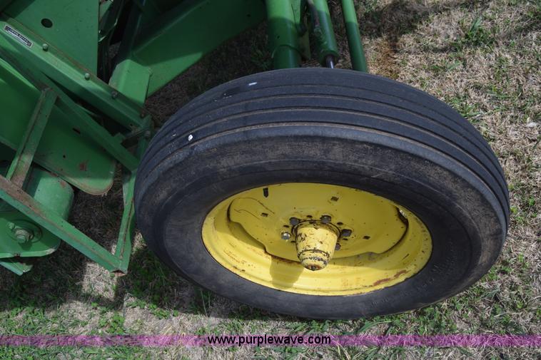 image for item K8545 John Deere 6600 combine