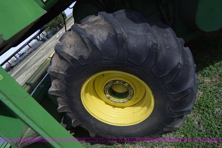 image for item K8545 John Deere 6600 combine