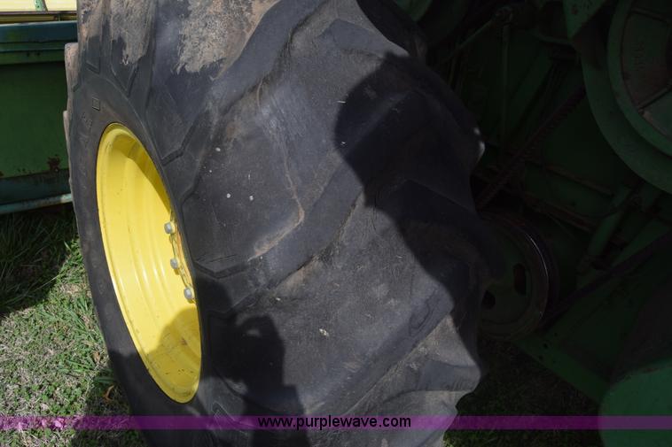 image for item K8545 John Deere 6600 combine