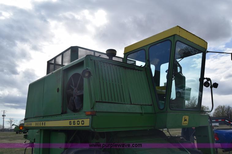 image for item K8545 John Deere 6600 combine