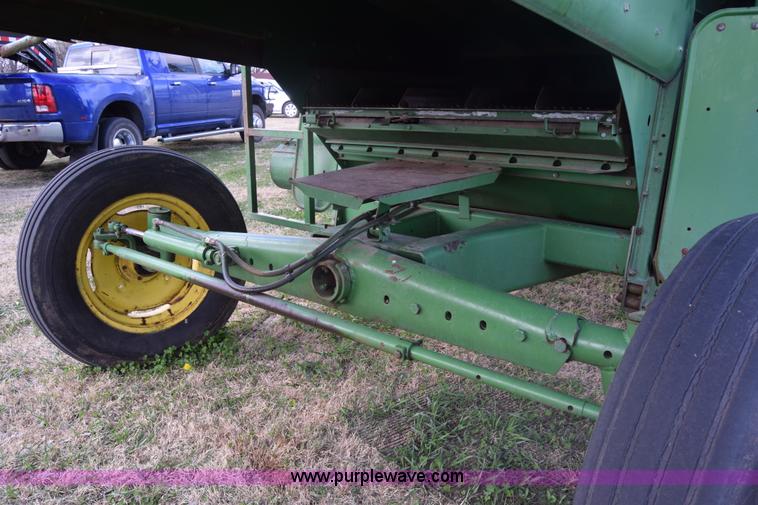 image for item K8545 John Deere 6600 combine