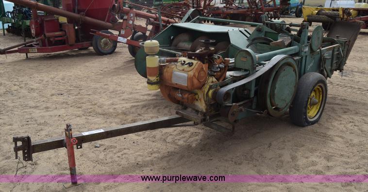 image for item K8553 John Deere 214T square baler