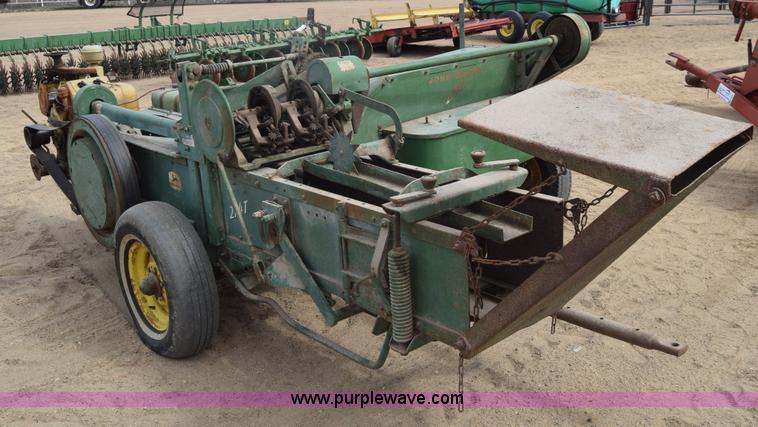 image for item K8553 John Deere 214T square baler
