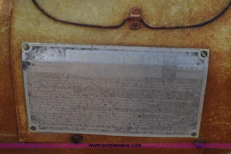 image for item K8553 John Deere 214T square baler