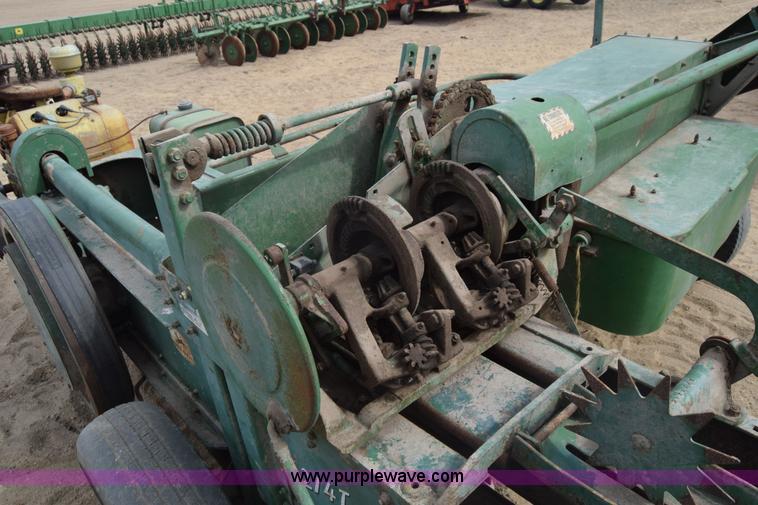 image for item K8553 John Deere 214T square baler