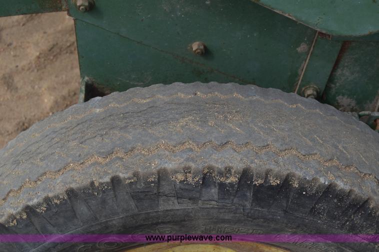 image for item K8553 John Deere 214T square baler