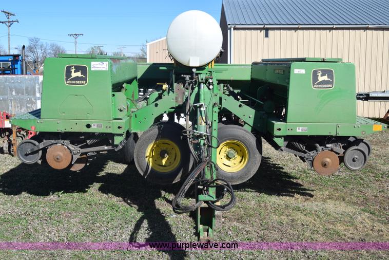image for item K8574 John Deere 455 grain drill