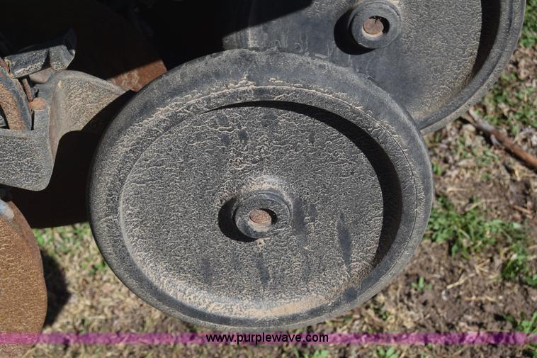 image for item K8574 John Deere 455 grain drill