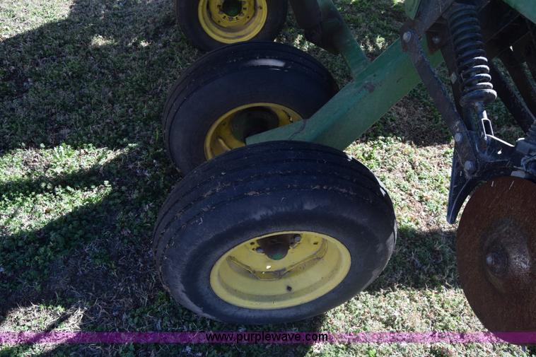 image for item K8574 John Deere 455 grain drill