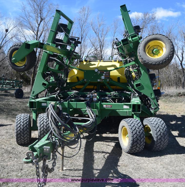 image for item K8615 2009 John Deere 1990 CCS air seeder