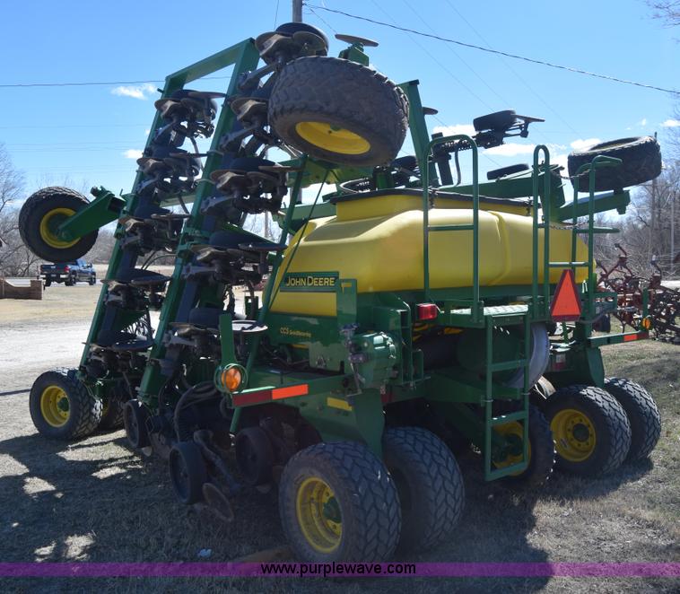 image for item K8615 2009 John Deere 1990 CCS air seeder