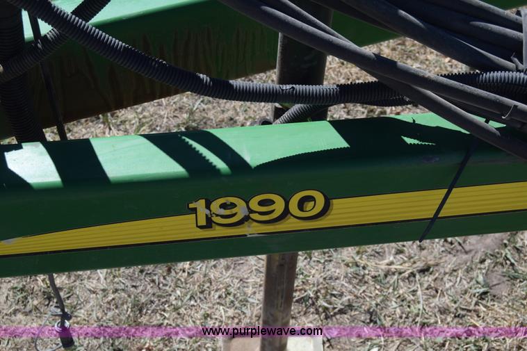 image for item K8615 2009 John Deere 1990 CCS air seeder