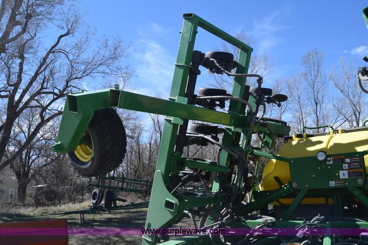 image for item K8615 2009 John Deere 1990 CCS air seeder