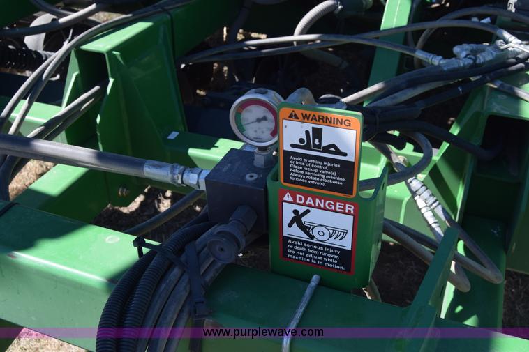 image for item K8615 2009 John Deere 1990 CCS air seeder