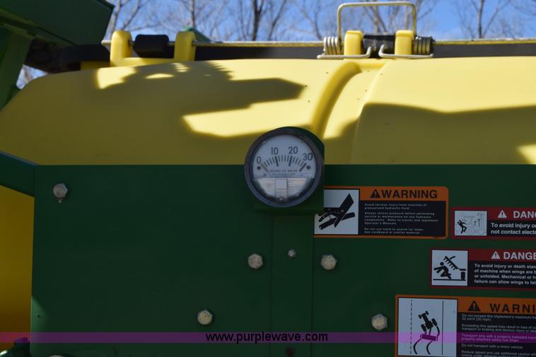 image for item K8615 2009 John Deere 1990 CCS air seeder