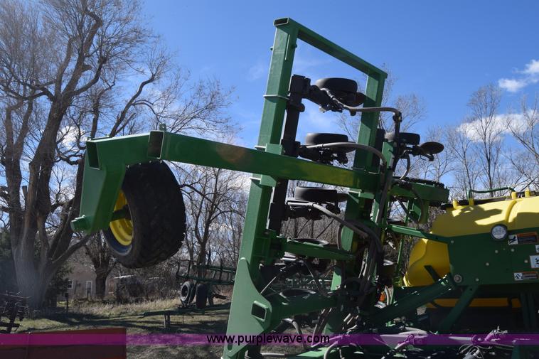 image for item K8615 2009 John Deere 1990 CCS air seeder