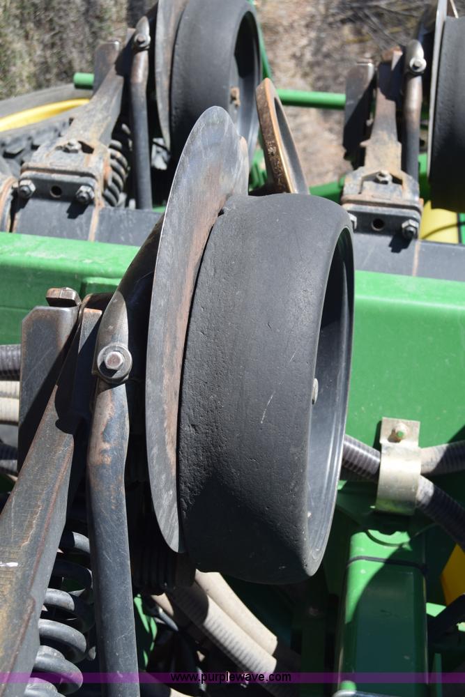 image for item K8615 2009 John Deere 1990 CCS air seeder