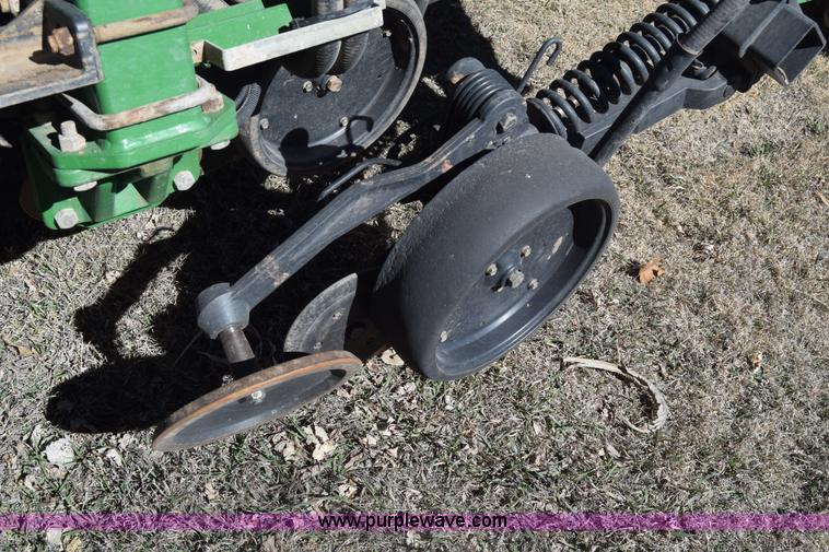 image for item K8615 2009 John Deere 1990 CCS air seeder