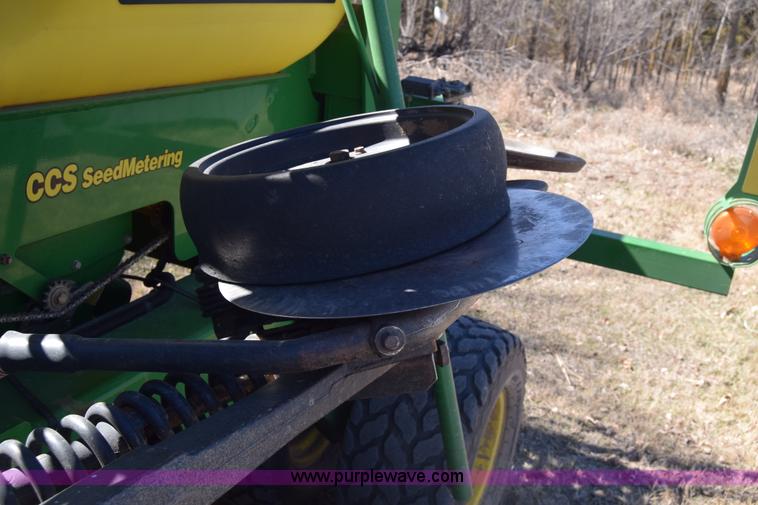 image for item K8615 2009 John Deere 1990 CCS air seeder