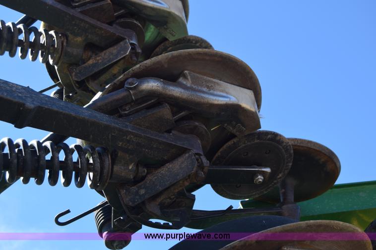 image for item K8615 2009 John Deere 1990 CCS air seeder