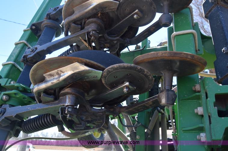 image for item K8615 2009 John Deere 1990 CCS air seeder