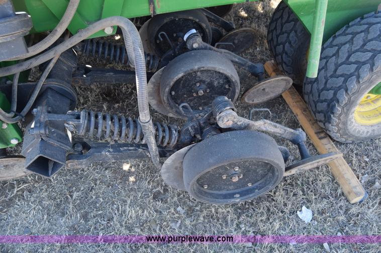 image for item K8615 2009 John Deere 1990 CCS air seeder