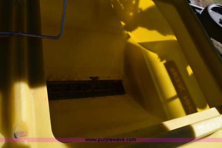 image for item K8615 2009 John Deere 1990 CCS air seeder