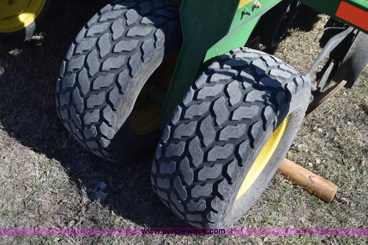 image for item K8615 2009 John Deere 1990 CCS air seeder
