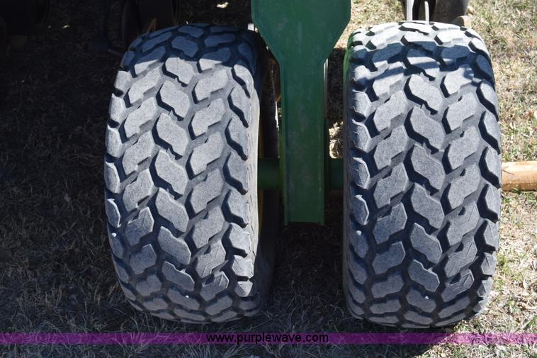 image for item K8615 2009 John Deere 1990 CCS air seeder