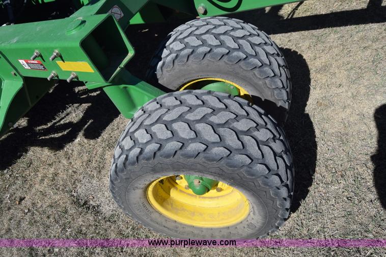 image for item K8615 2009 John Deere 1990 CCS air seeder