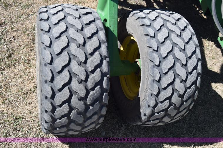 image for item K8615 2009 John Deere 1990 CCS air seeder