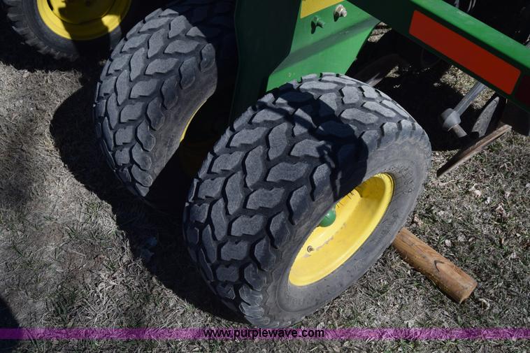 image for item K8615 2009 John Deere 1990 CCS air seeder