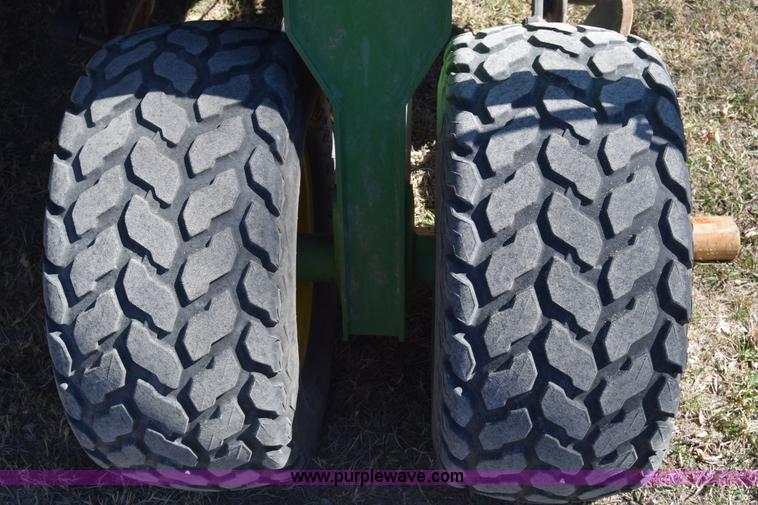 image for item K8615 2009 John Deere 1990 CCS air seeder