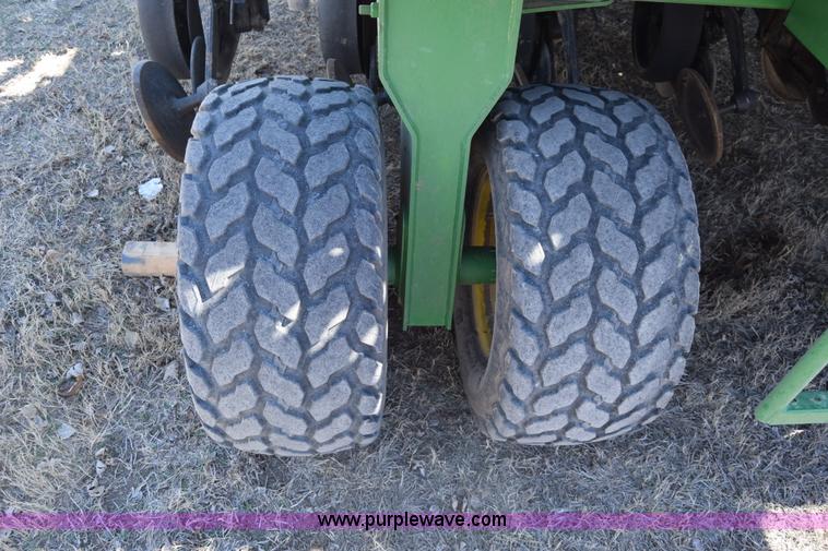 image for item K8615 2009 John Deere 1990 CCS air seeder