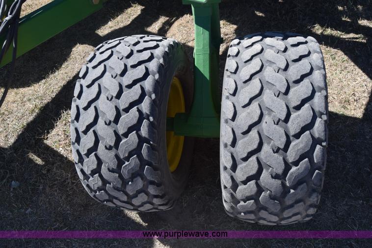 image for item K8615 2009 John Deere 1990 CCS air seeder