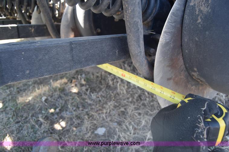 image for item K8615 2009 John Deere 1990 CCS air seeder