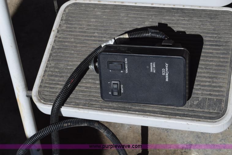 image for item K8615 2009 John Deere 1990 CCS air seeder