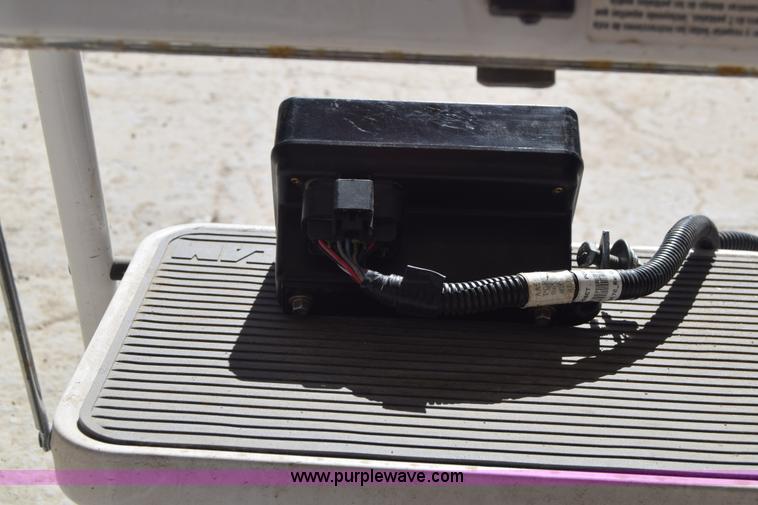 image for item K8615 2009 John Deere 1990 CCS air seeder