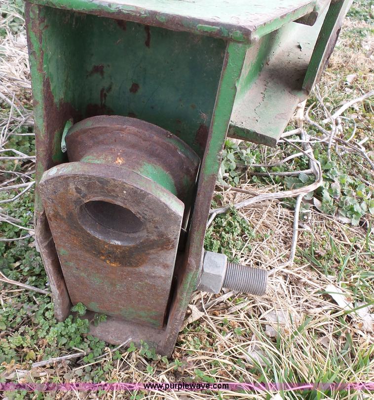 image for item L3681 John Deere 1600 chisel