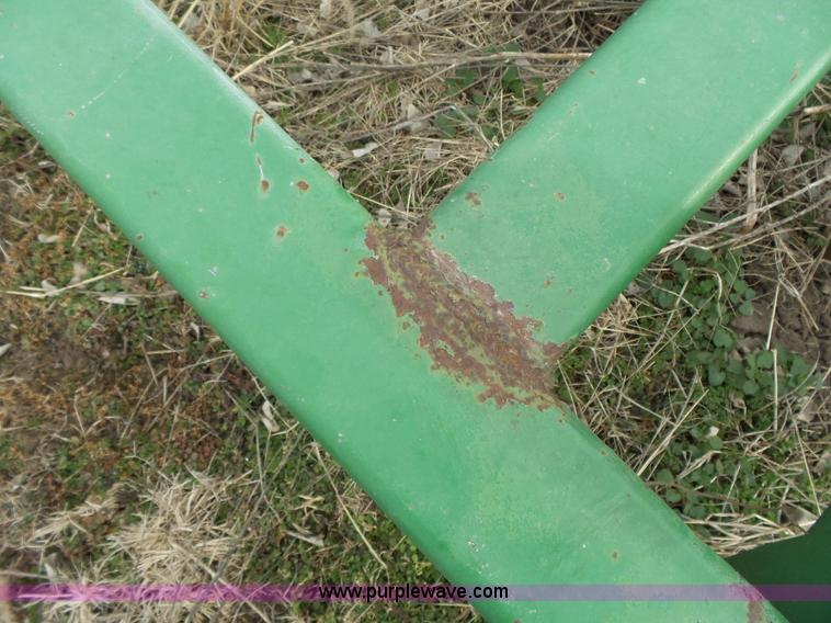 image for item L3681 John Deere 1600 chisel