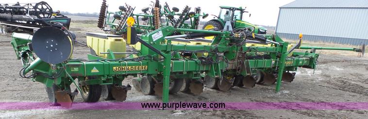 image for item L3729 John Deere 1720 planter
