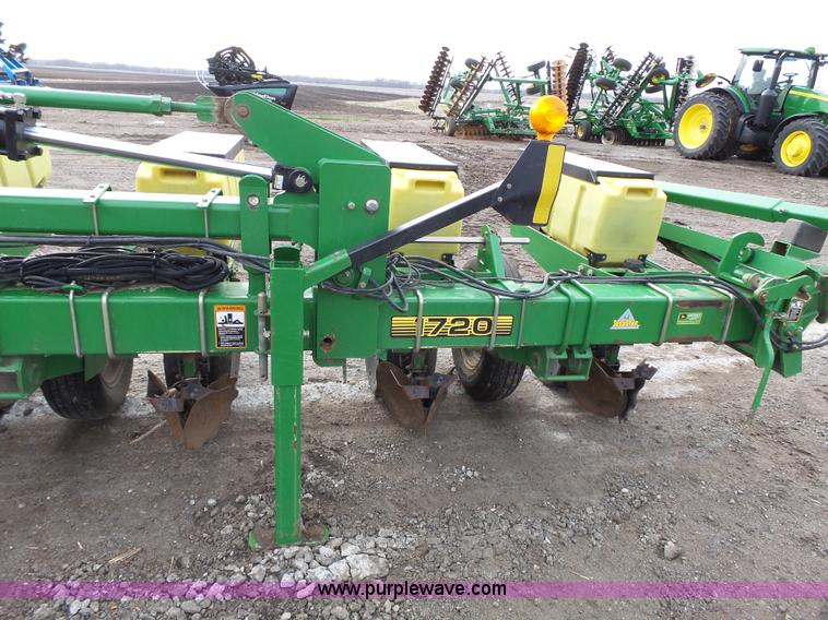 image for item L3729 John Deere 1720 planter