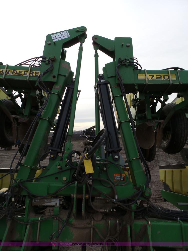 image for item L3729 John Deere 1720 planter