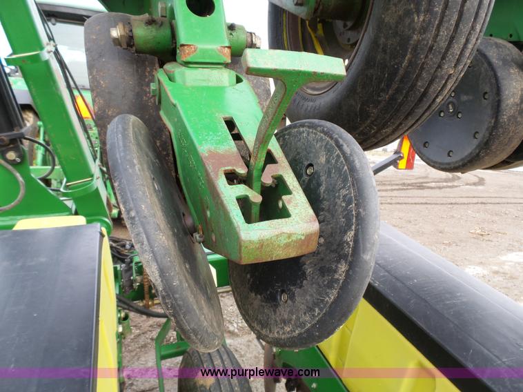 image for item L3729 John Deere 1720 planter