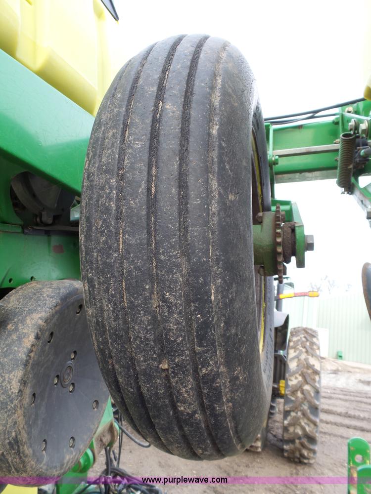 image for item L3729 John Deere 1720 planter