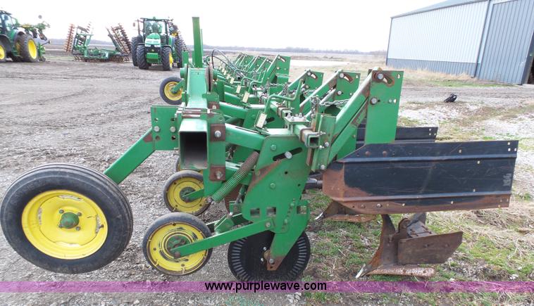 image for item L3740 John Deere 886 row cultivator