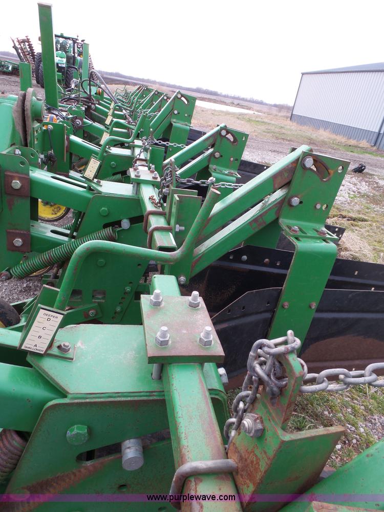 image for item L3740 John Deere 886 row cultivator