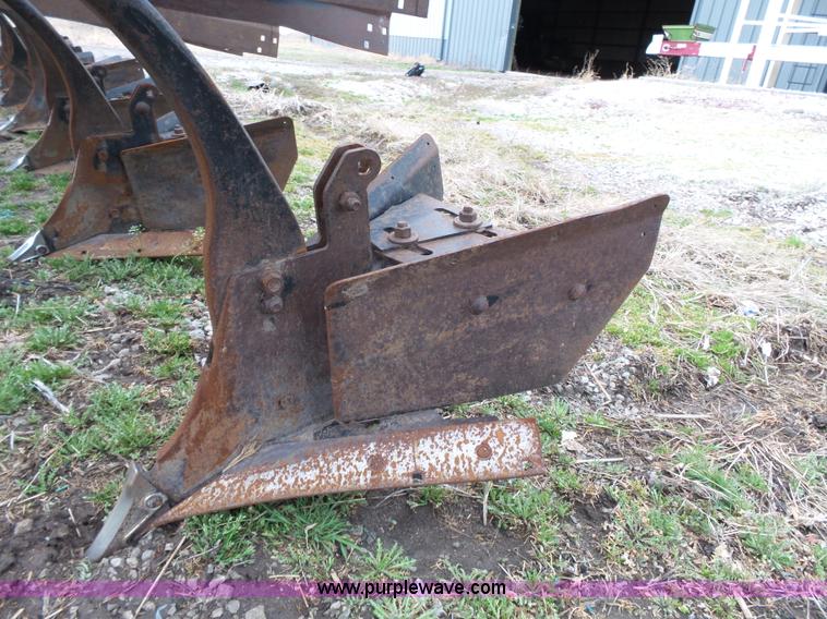 image for item L3740 John Deere 886 row cultivator