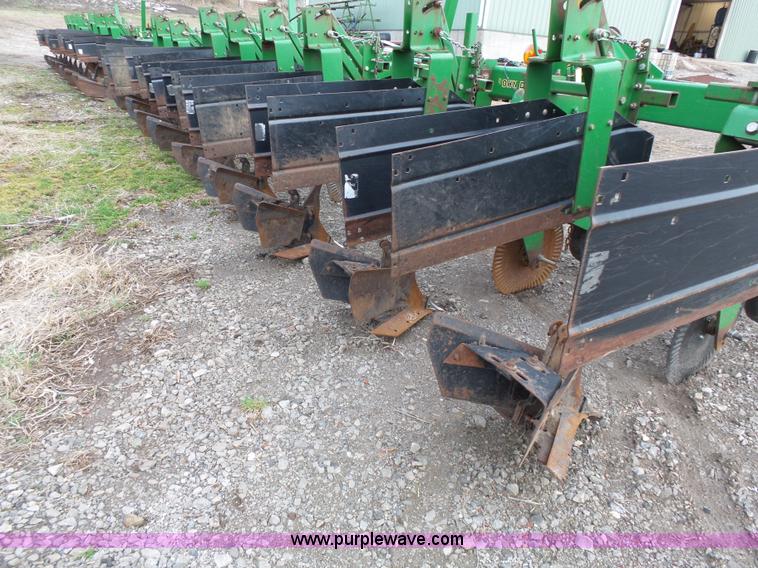 image for item L3740 John Deere 886 row cultivator